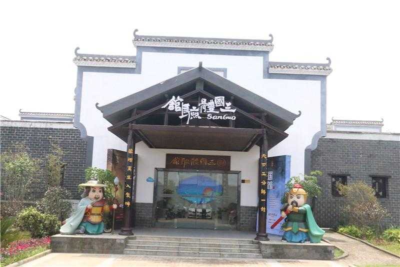 景區(qū)標(biāo)識設(shè)計中，內(nèi)部結(jié)構(gòu)布局應(yīng)該怎么做？